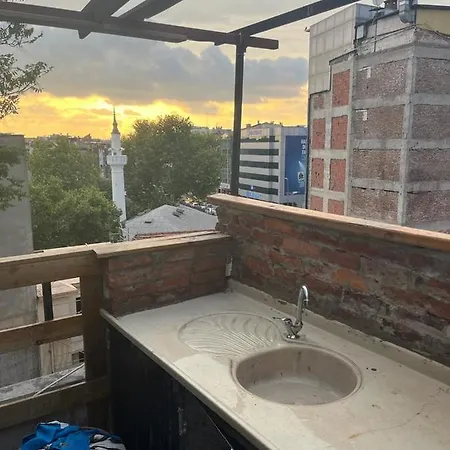 Kadikoy Terrace Bbq Close 2 Block Ferry Bull Metro Nighlife Apartment *