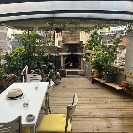 Kadikoy Terrace Bbq Close 2 Block Ferry Bull Metro Nighlife * Istanbul