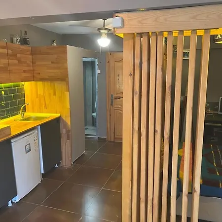 Kadikoy Terrace Bbq Close 2 Block Ferry Bull Metro Nighlife Apartment *