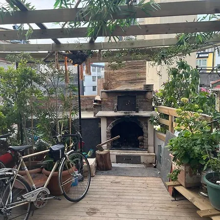 Kadikoy Terrace Bbq Close 2 Block Ferry Bull Metro Nighlife *