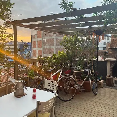 Kadikoy Terrace Bbq Close 2 Block Ferry Bull Metro Nighlife Apartment *