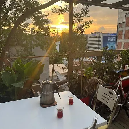 Kadikoy Terrace Bbq Close 2 Block Ferry Bull Metro Nighlife